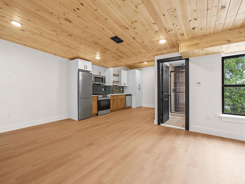 1st image of 14 Westervelt Pl Floor 3