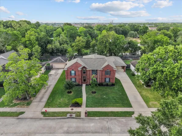 2112 Indian Blanket Dr, League City, TX 77573