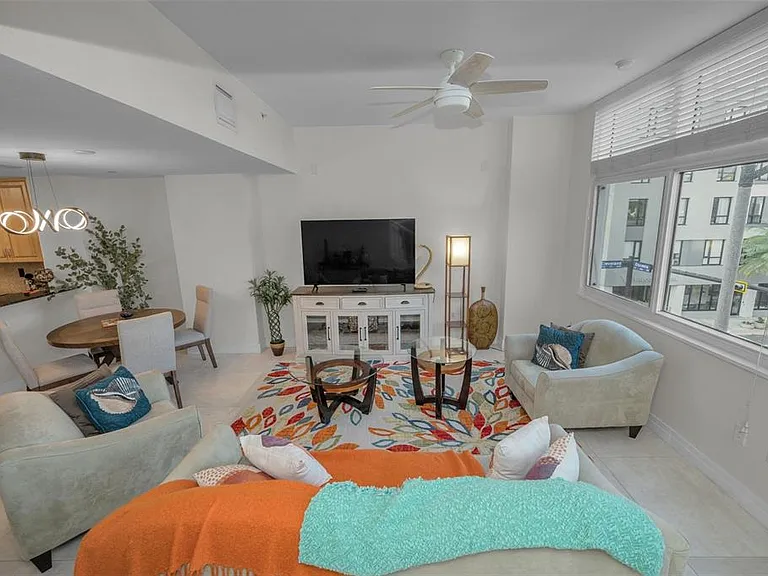 331 Cleveland St #310 — Photo 9