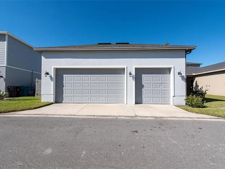8664 Dubochet St — Photo 11