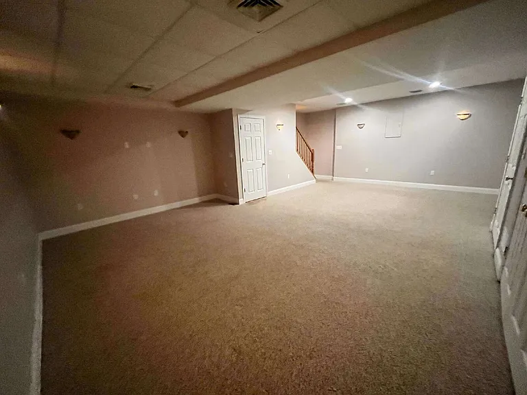 310 York St — Photo 20
