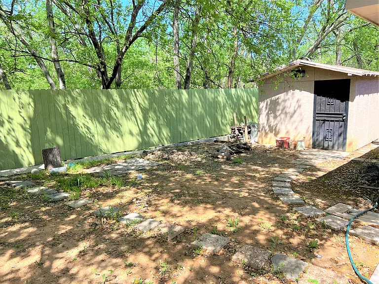 505 Valley Spring Dr — Photo 15