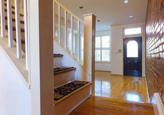 5th image of 1209 E St NE