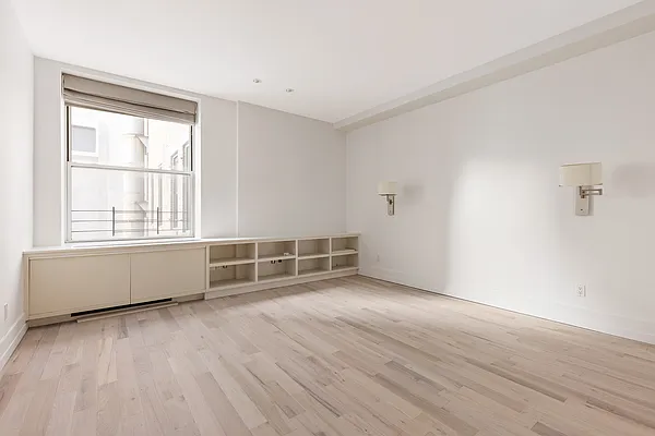 Sold by Compass | media 6