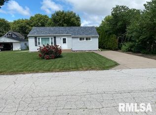 621 3rd Ave, Hampton, IL 61256