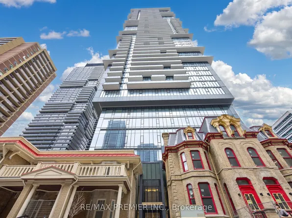 634 Church St #811, Toronto, ON M4Y 0G9