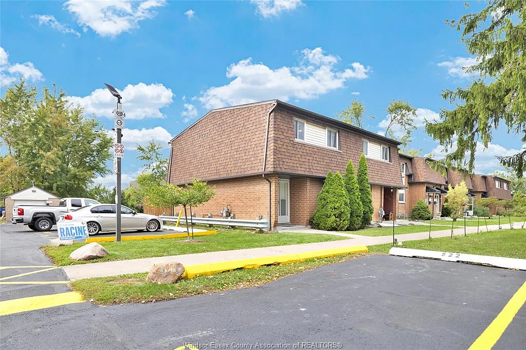 3 bed, 1.5 bath, $2,100 — Photo 3