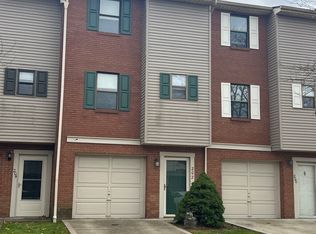 202 Woodhaven Dr, Seven Fields, PA