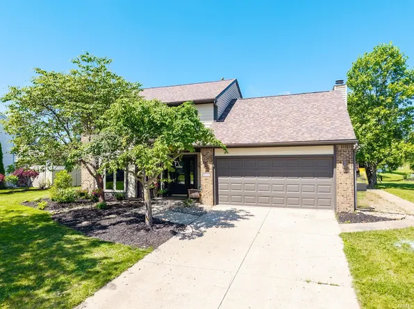 11215 Crested Oak Ct, Fort Wayne, IN 46845
