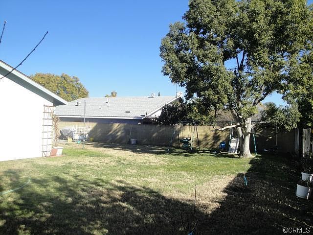 2nd image of 2038 E Hawthorne Ct