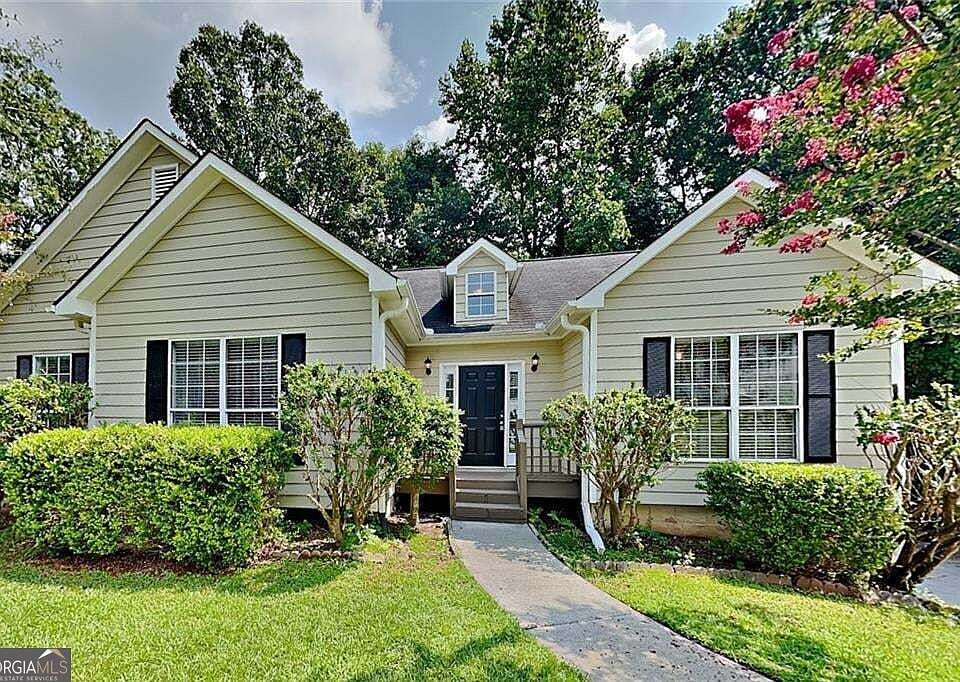 1st image of 176 Shallow Ridge Ln NE