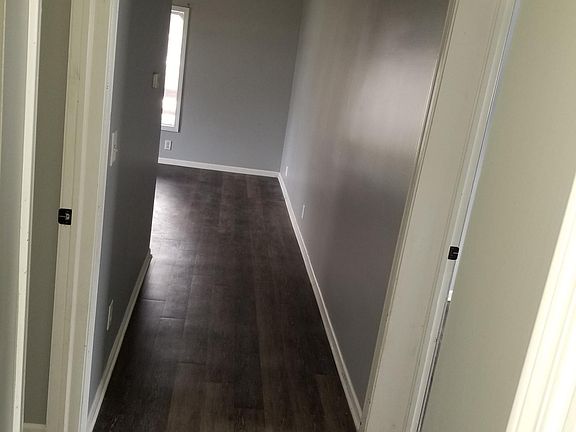 2nd image of 410 Curtis St NE