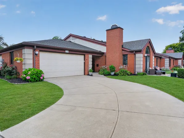 9320 Oak Run East Dr, Indianapolis, IN 46260