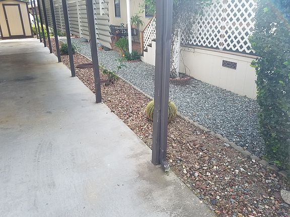 4th image of 1300 W Menlo Ave Space 202