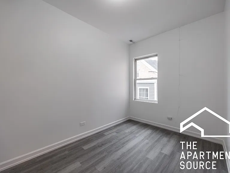 1014 N Hamlin Ave #2 — Photo 12