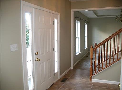 2nd image of 275 Sutherland Dr
