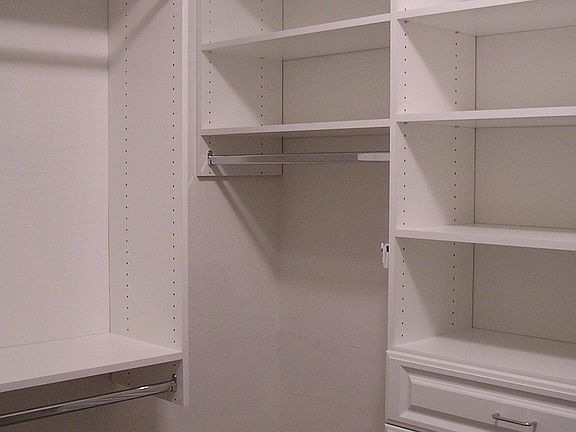 MASTER CUSTOM CLOSET