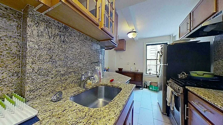 Rented by Bond New York | media 69