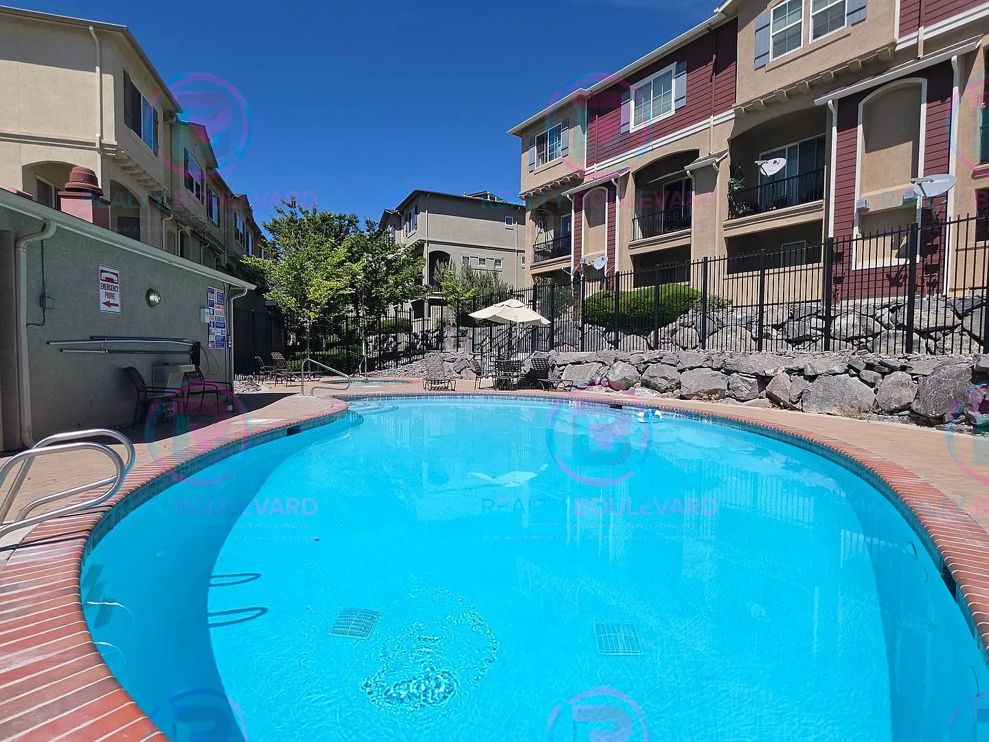 Fully Furnished 3-Bedroom Townhome Resort-Style Community Living — Photo 3