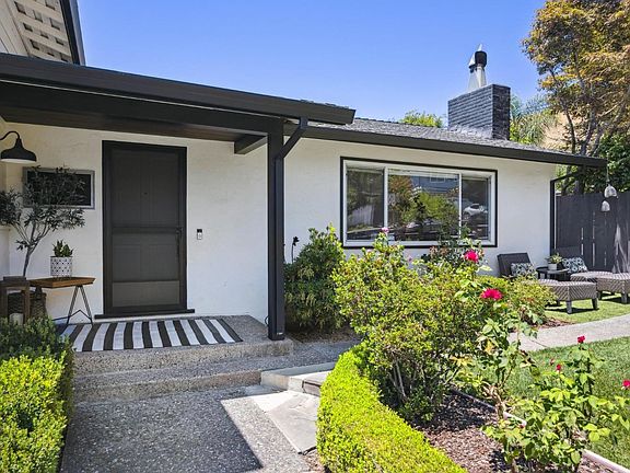 4th image of 30 Sunnyhill Road