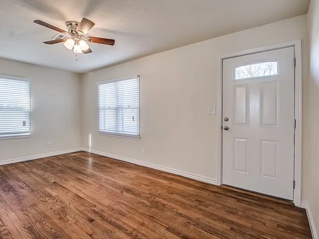 950 Dakota St — Photo 18