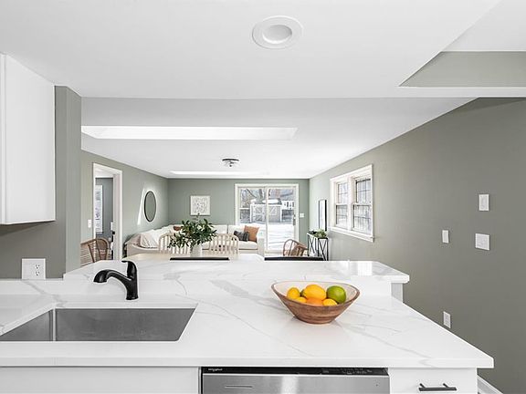 2nd image of 70 Manistee St