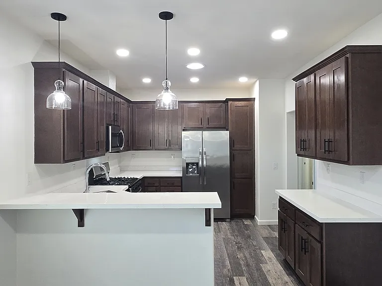 Kitchen/Bar