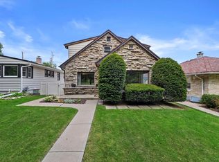 2949 S 37th St, Milwaukee, WI 53215
