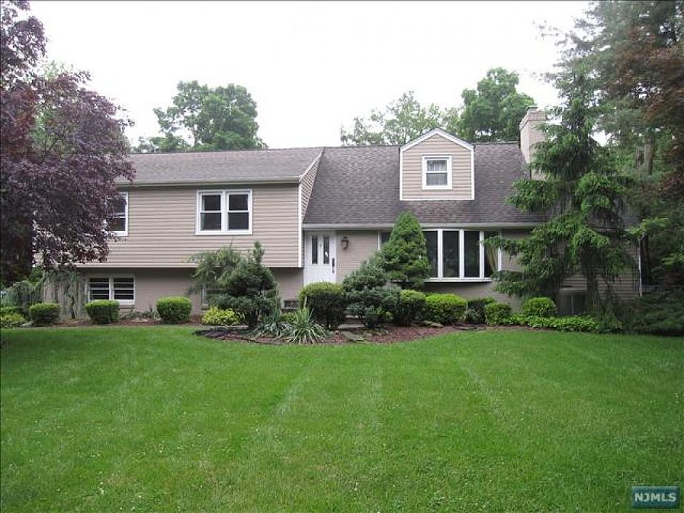 1st image of 4 Allen Dr