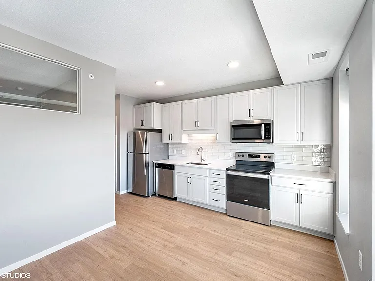 Lago Apartments — Photo 128