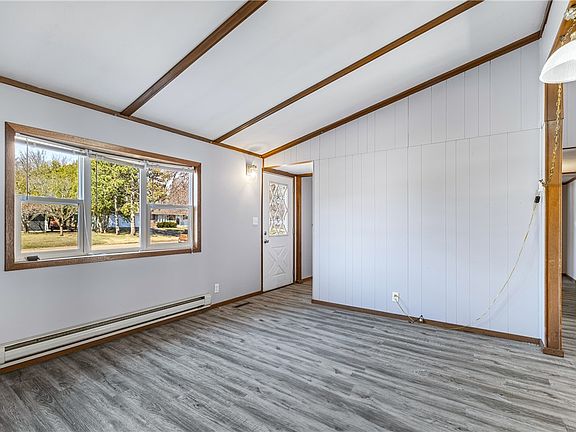 4th image of 320 Gordon Street