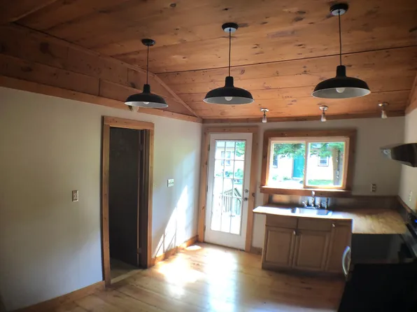 (undisclosed Address), New Paltz, NY 12561