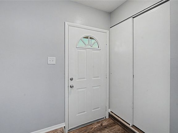 5th image of 217 Whispering Dr