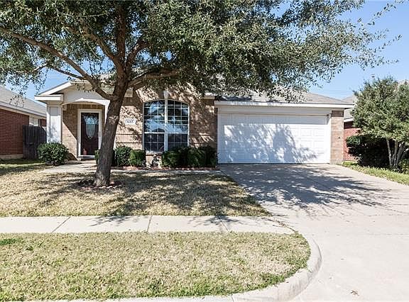 2nd image of 605 Spanish Oak Ct