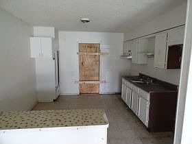 5th image of 510 S San Eduardo Ave