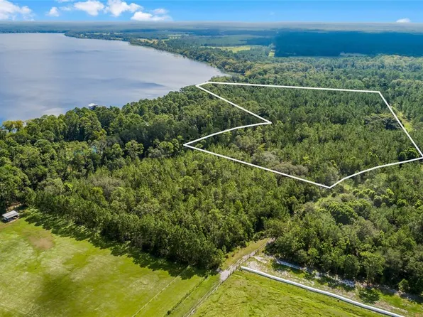 4 Lake Shore Dr, Pierson, FL 32180