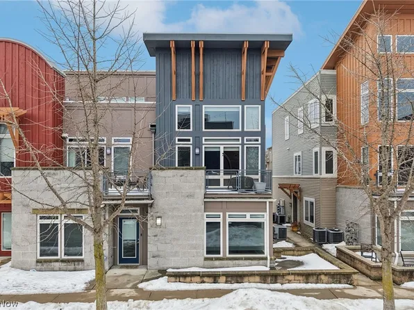 7417 Battery Park Blvd, Cleveland, OH 44102