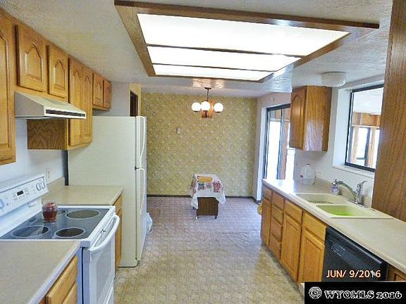 4th image of 1427 5th West Ave