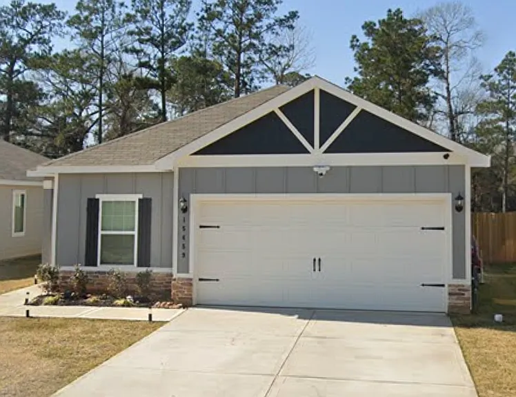 15459 Maple Terrace Dr — Photo 1