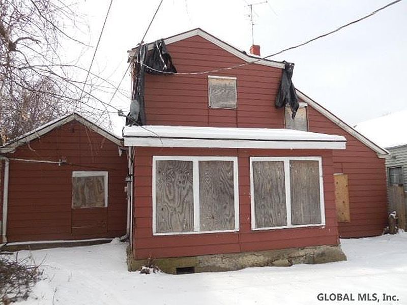 3rd image of 198 STOW Avenue