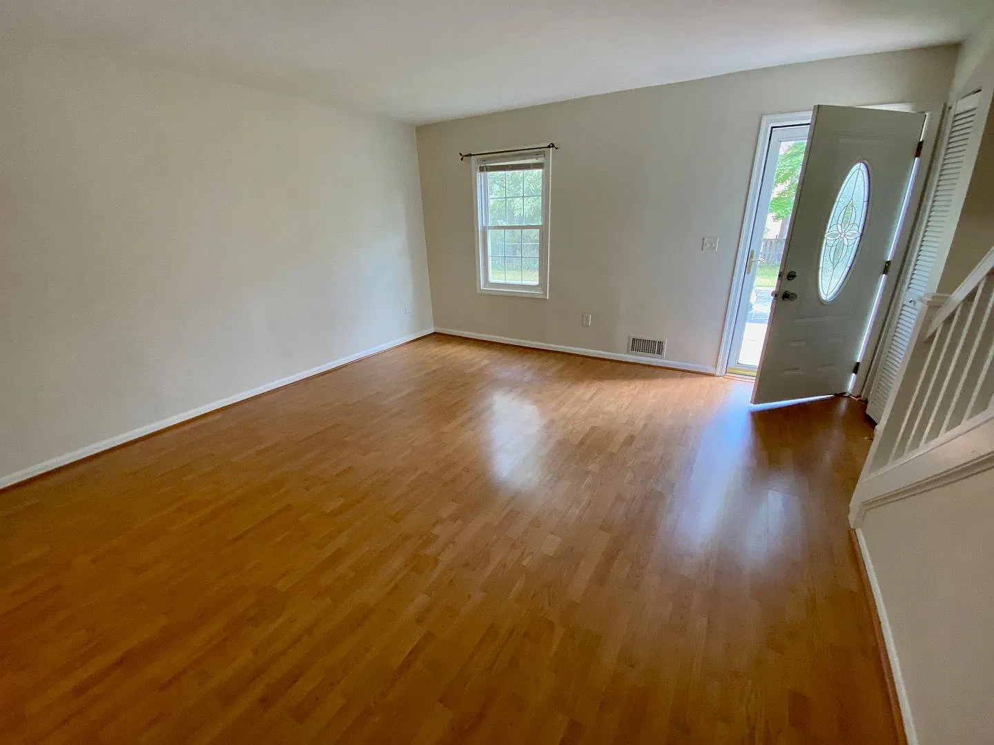 Coming Soon! 3 Bedroom Townhome in Annapolis! — Photo 4