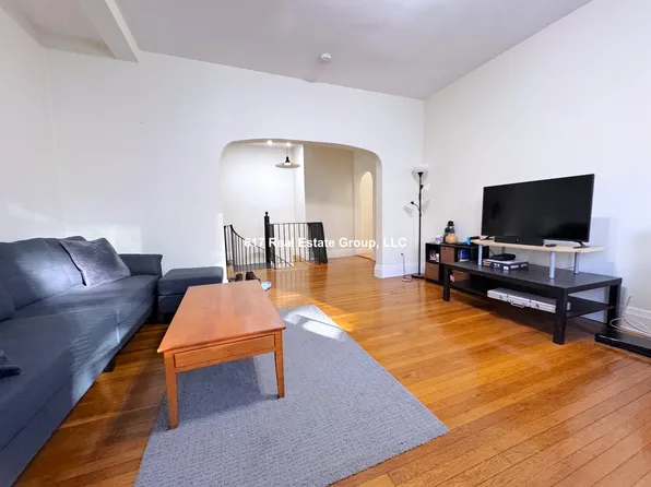 22-1 Euston St, Brookline, MA 02446
