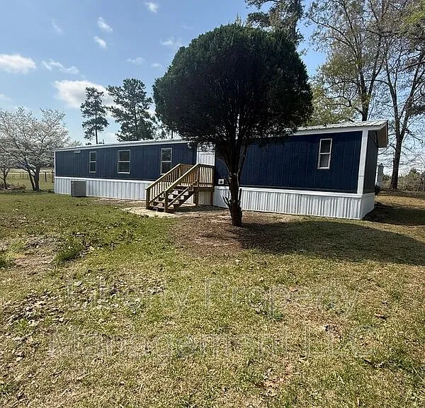 21 Hill Side Ln — Photo 1