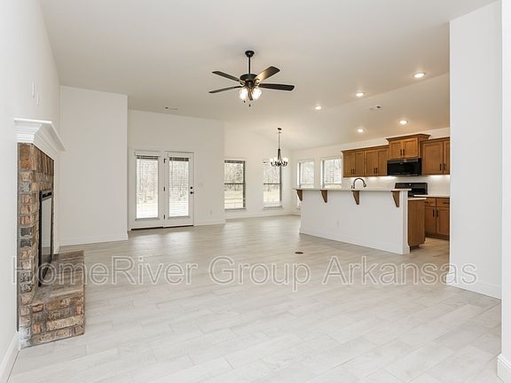 3rd image of 6104 NW Grant St