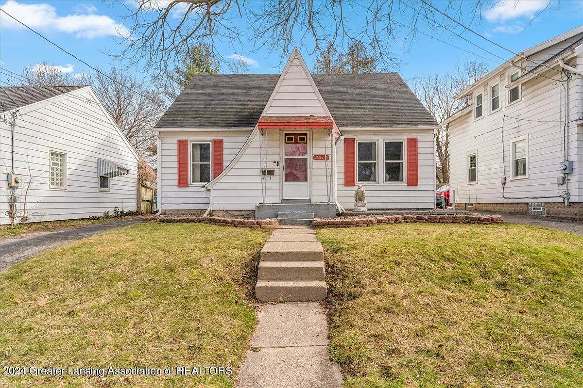 2213 Lyons Ave photo 1