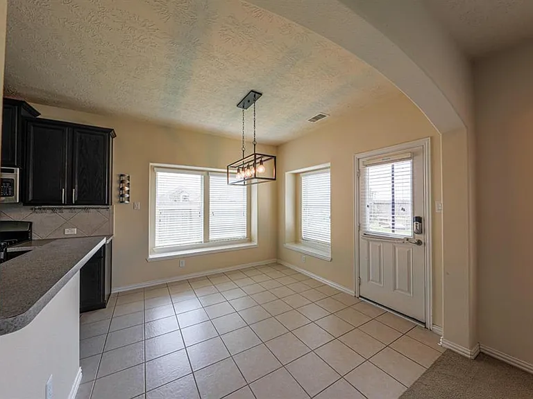 140 Avery Springs Ln — Photo 5