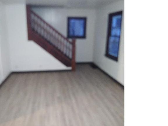 4th image of 1816 Clermont Ave NE