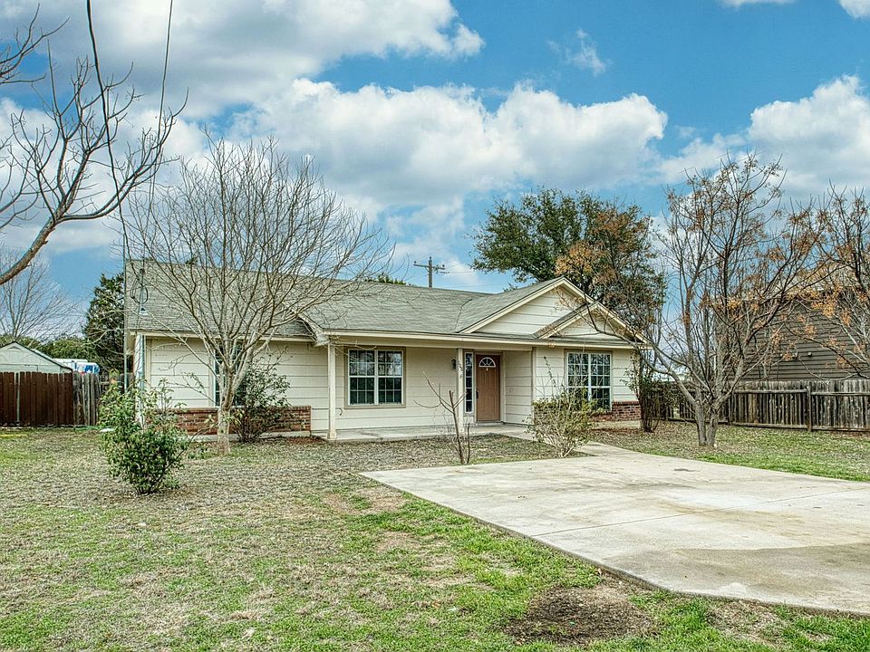 1st image of 108 Castleberry Ct