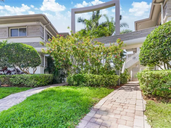 1142 99th St APT 24, Bay Harbor Islands, FL 33154