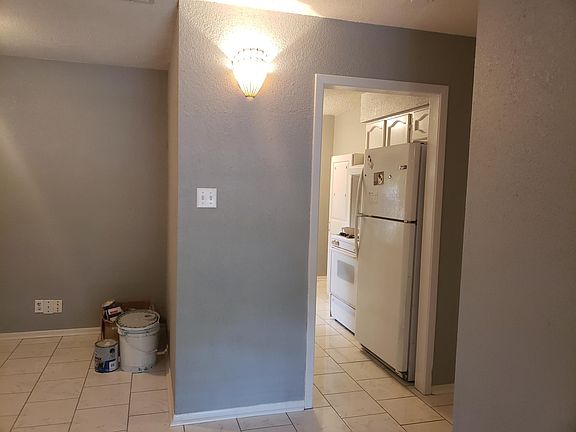 5th image of 615 Sandmeyer St